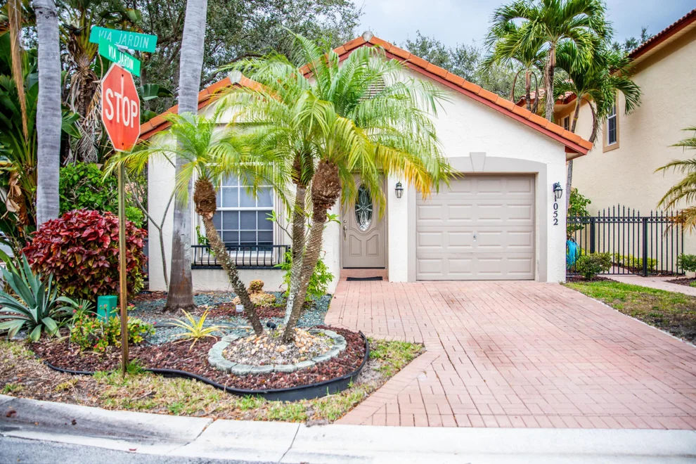Unit for sale at 1052 Via Jardin, Palm Beach Gardens, FL 33418