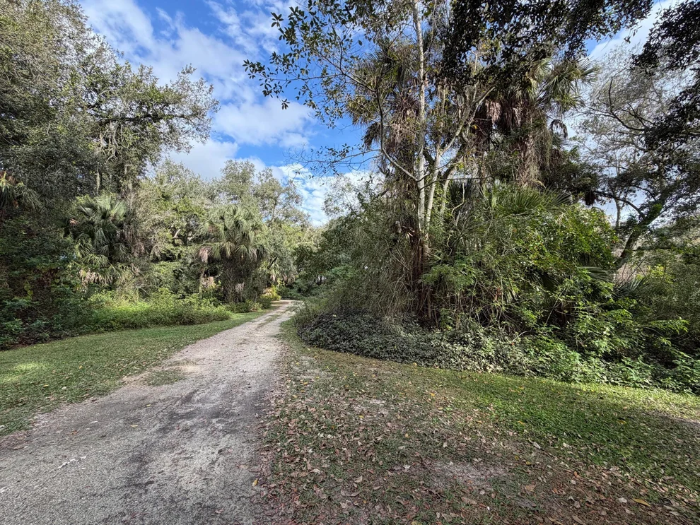 Unit for sale at 535 SE 80th Avenue, Okeechobee, FL 34974