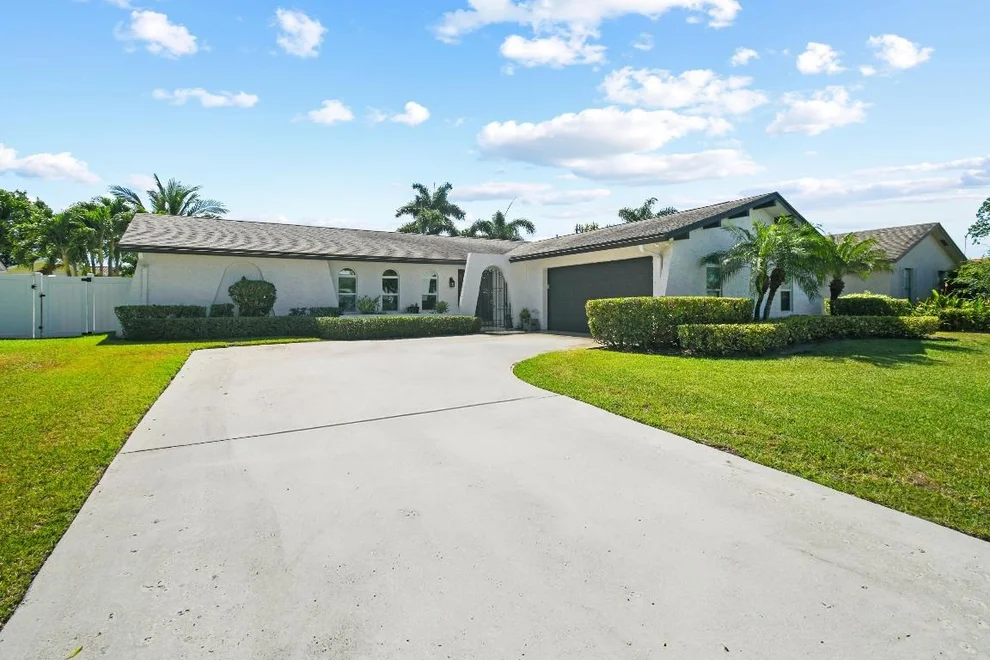 Unit for sale at 11886 Hemlock Street, Palm Beach Gardens, FL 33410
