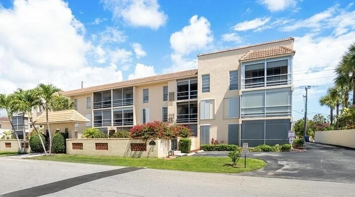 Unit for sale at 331 SW 8TH Street, Boca Raton, FL 33432