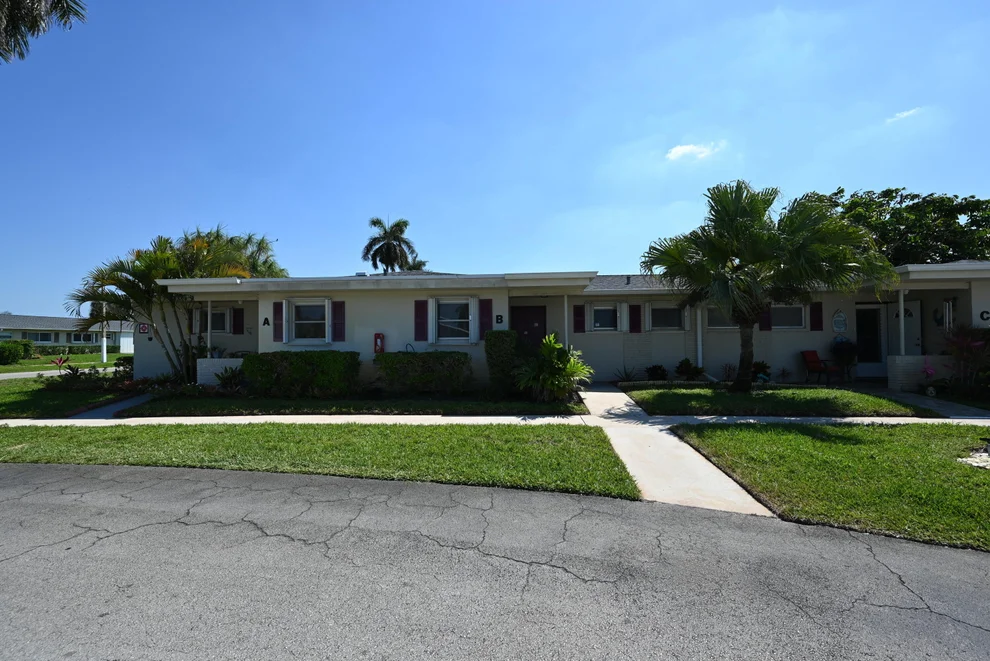 Unit for sale at 2681 W Barkley Dr Drive W, West Palm Beach, FL 33415