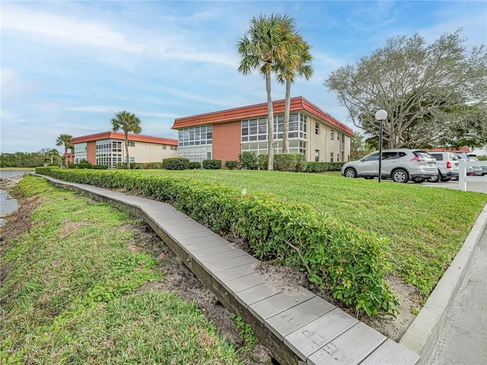 Unit for sale at 73 Royal Oak Court, Vero Beach, FL 32962