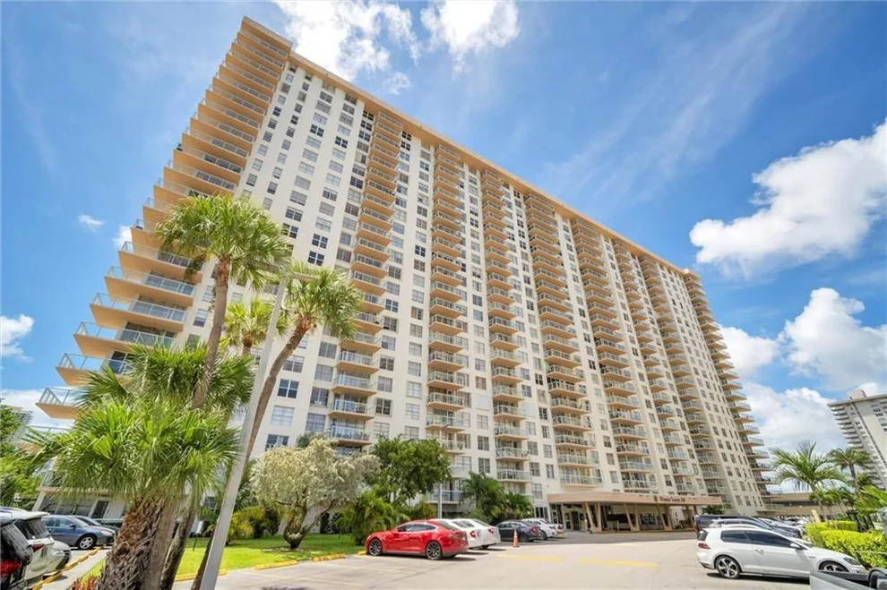 Unit for sale at 230 174th Street, Sunny Isles Beach, FL 33160