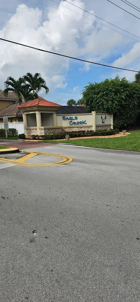 Unit for sale at 1001 SW 115 Avenue, Pembroke Pines, FL 33025