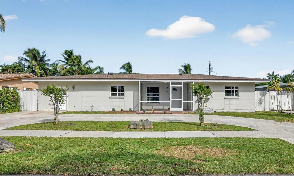 Unit for sale at 13 Forest Hills Lane, Boca Raton, FL 33431