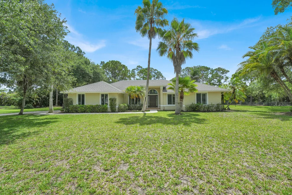 Unit for sale at 16026 N 75th Ave Avenue N, Palm Beach Gardens, FL 33418