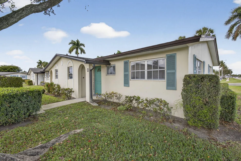 Unit for sale at 2960 Ashley Drive E, West Palm Beach, FL 33415