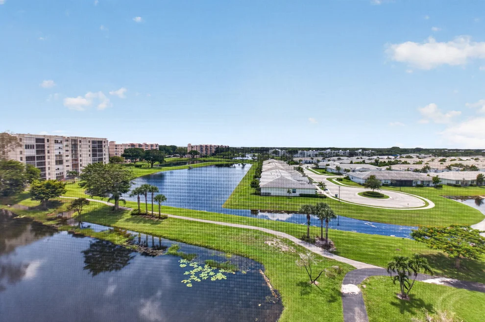 Unit for sale at 6866 HUNTINGTON Lane, Delray Beach, FL 33446