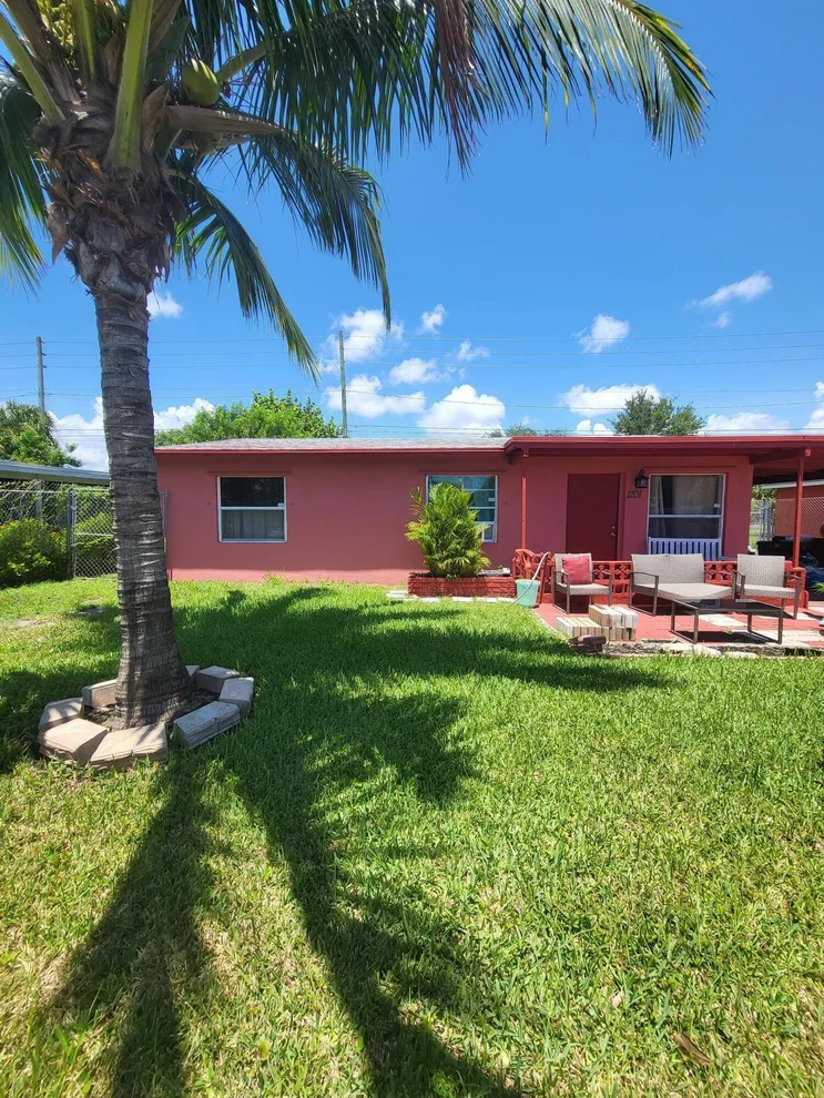 Unit for sale at 1201 Cleve H Dixon Avenue, Riviera Beach, FL 33404