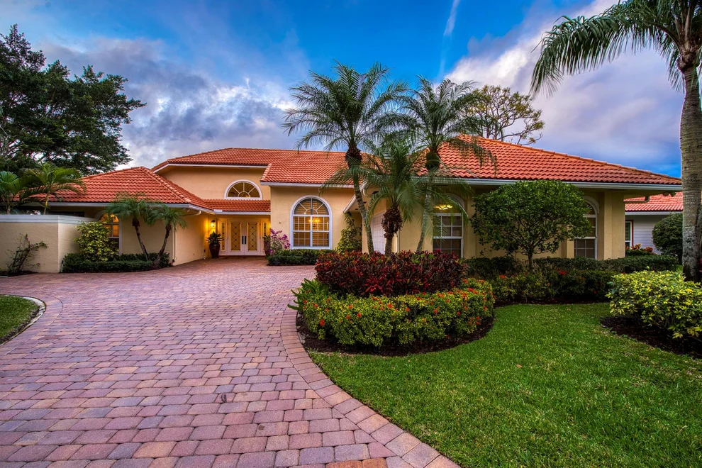 Unit for sale at 2 Aiden Court, Palm Beach Gardens, FL 33418