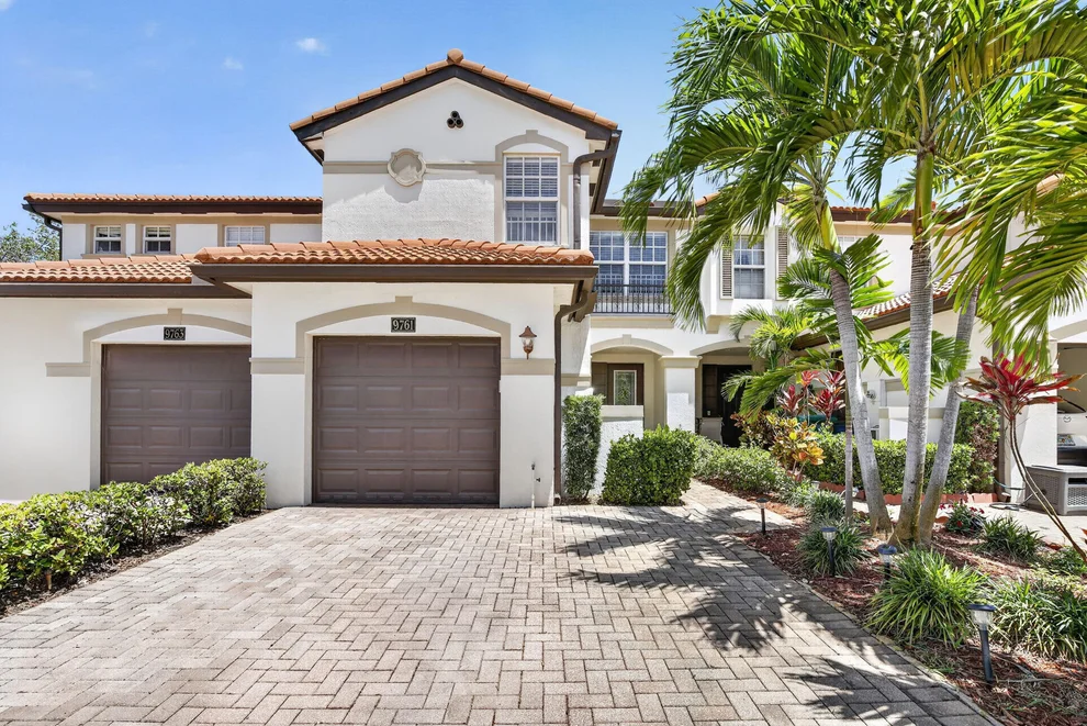Unit for sale at 9761 Darlington Place, Cooper City, FL 33328