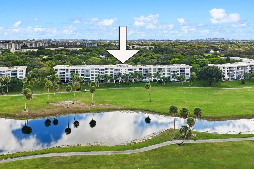 Unit for sale at 3970 Oaks Clubhouse Drive, Pompano Beach, FL 33069