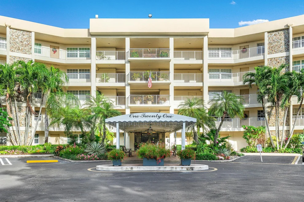 Unit for sale at 800 Cypress Grove Drive, Pompano Beach, FL 33069
