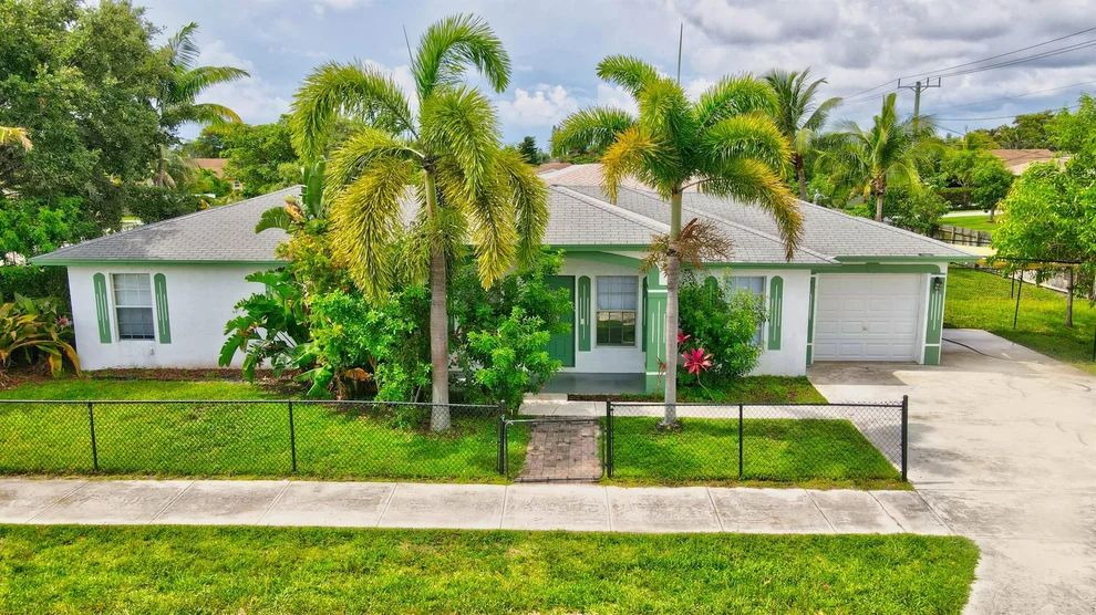 Unit for sale at 102 SW 13th Avenue, Delray Beach, FL 33444