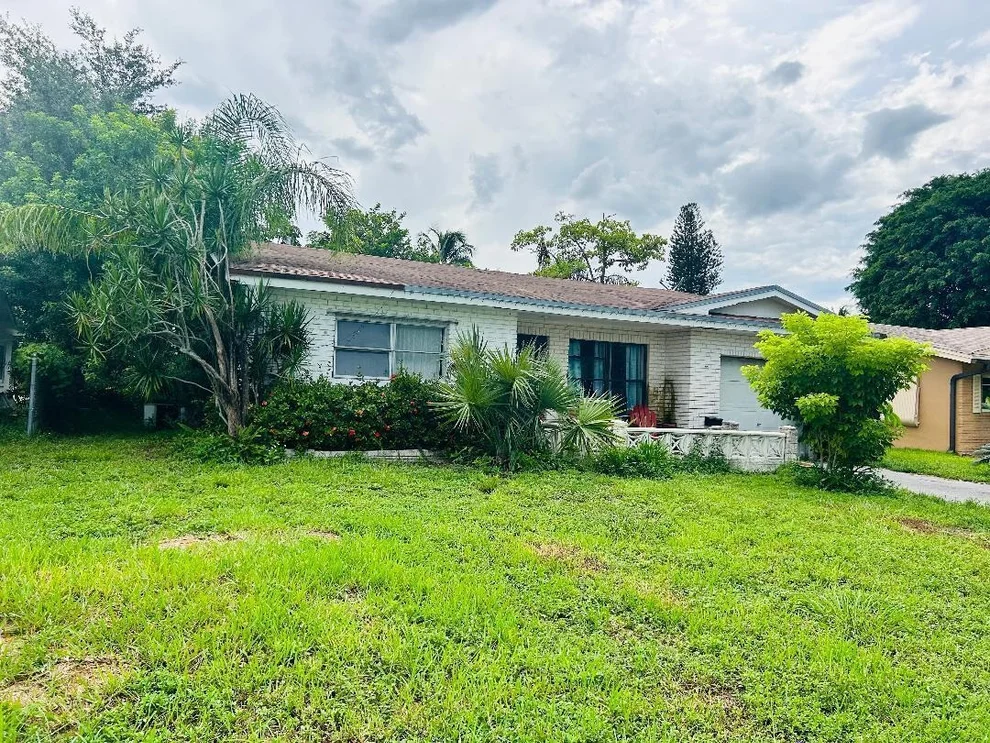 Unit for sale at 6811 NW 32nd Avenue, Fort Lauderdale, FL 33309