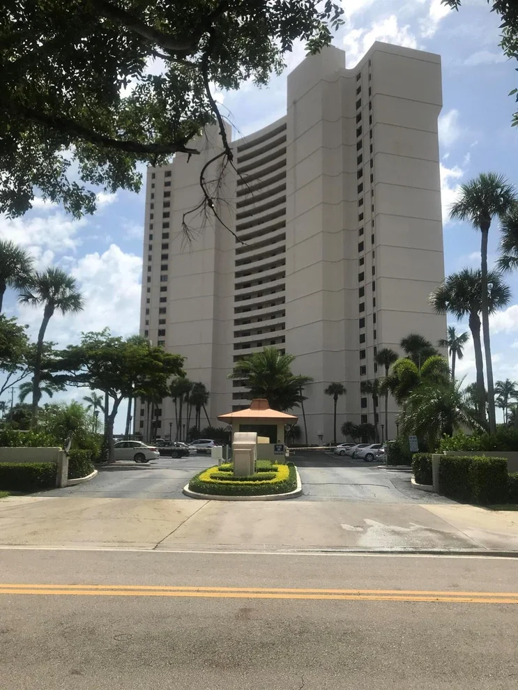 Unit for sale at 5200 N Flagler Drive, West Palm Beach, FL 33407