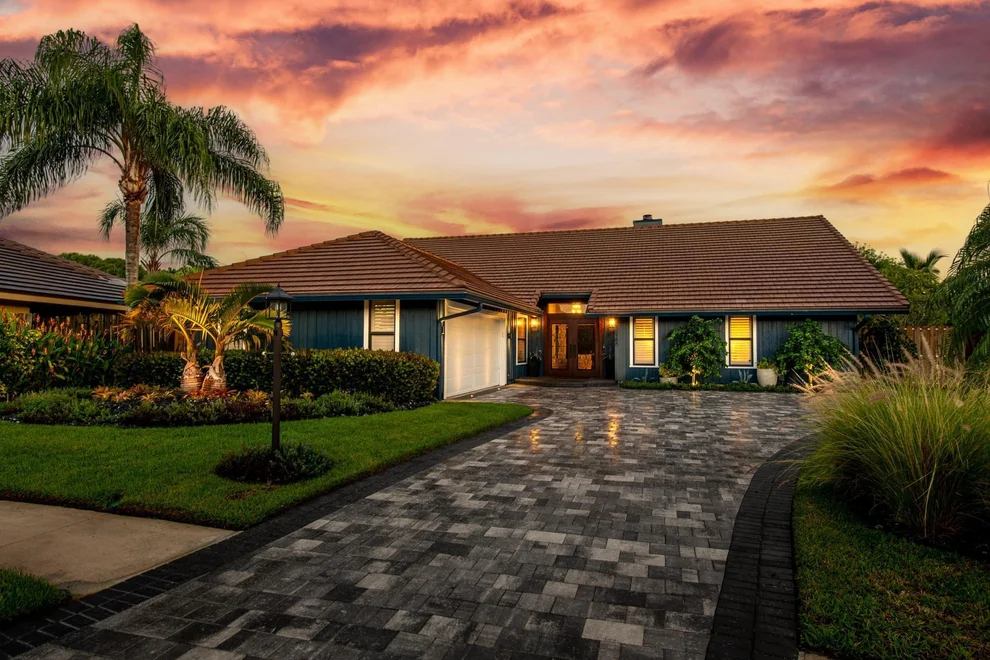 Unit for sale at 12966 La Rochelle Circle, Palm Beach Gardens, FL 33410