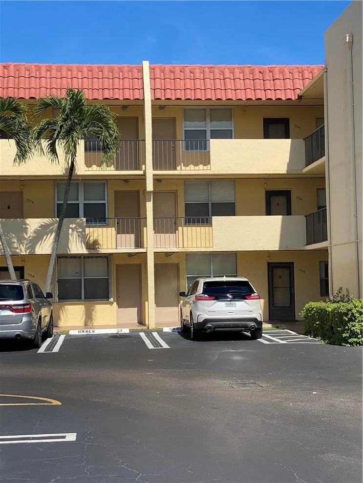 Unit for sale at 777 S Federal Highway, Pompano Beach, FL 33062