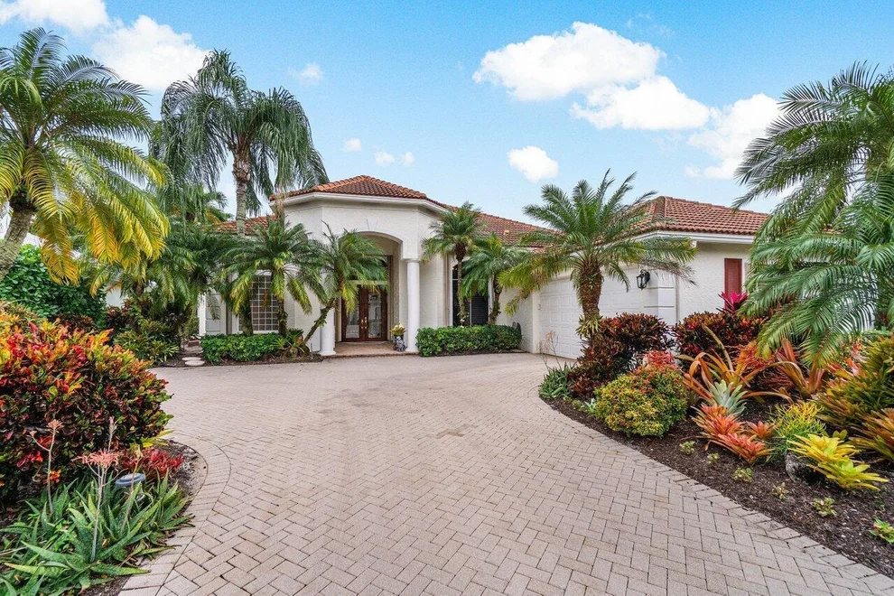 Unit for sale at 39 Bermuda Lake Drive, Palm Beach Gardens, FL 33418