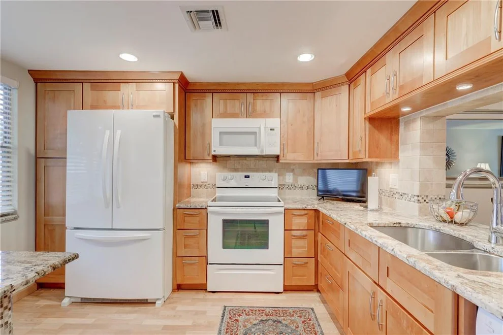 Unit for sale at 3203 Portofino Point, Coconut Creek, FL 33066