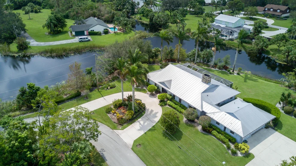 Unit for sale at 825 Whippoorwill Isle N, West Palm Beach, FL 33411