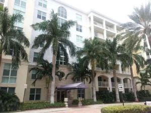 Unit for sale at 804 E Windward Way, Lantana, FL 33462
