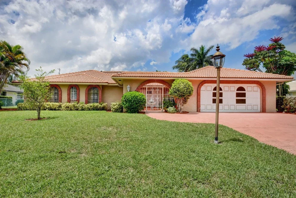 Unit for sale at 524 Muirfield Drive, Atlantis, FL 33462