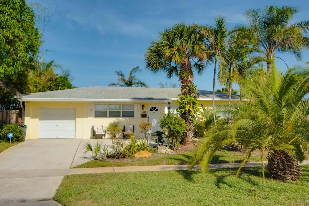 Unit for sale at 417 Harbour Road, North Palm Beach, FL 33408