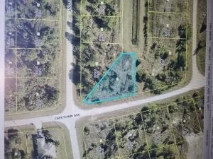 Unit for sale at 941 Capetown Avenue, Lehigh Acres, FL 33974