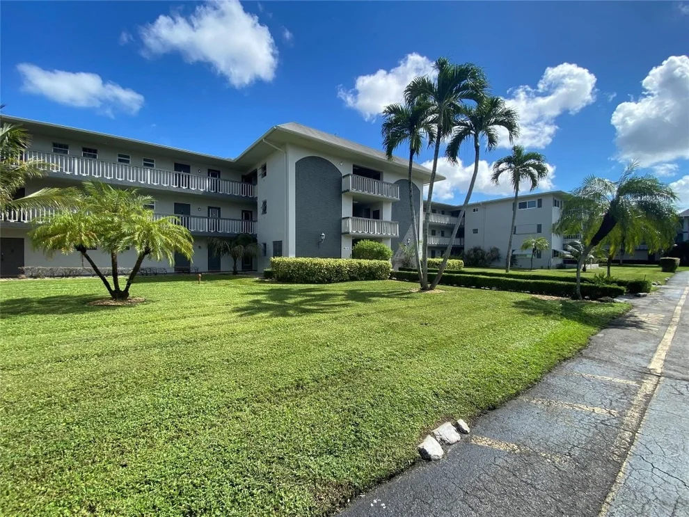 Unit for sale at 1001 Hillcrest Court, Hollywood, FL 33021