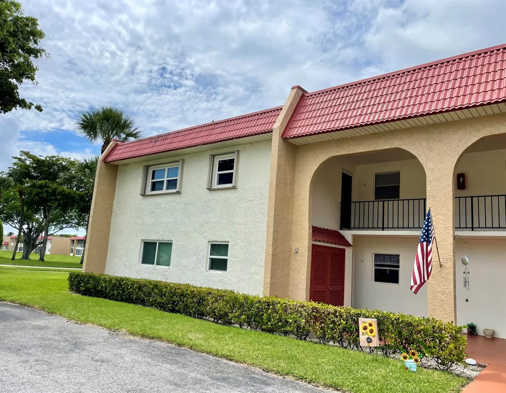 Unit for sale at 107 Lake Dora Drive E, West Palm Beach, FL 33411