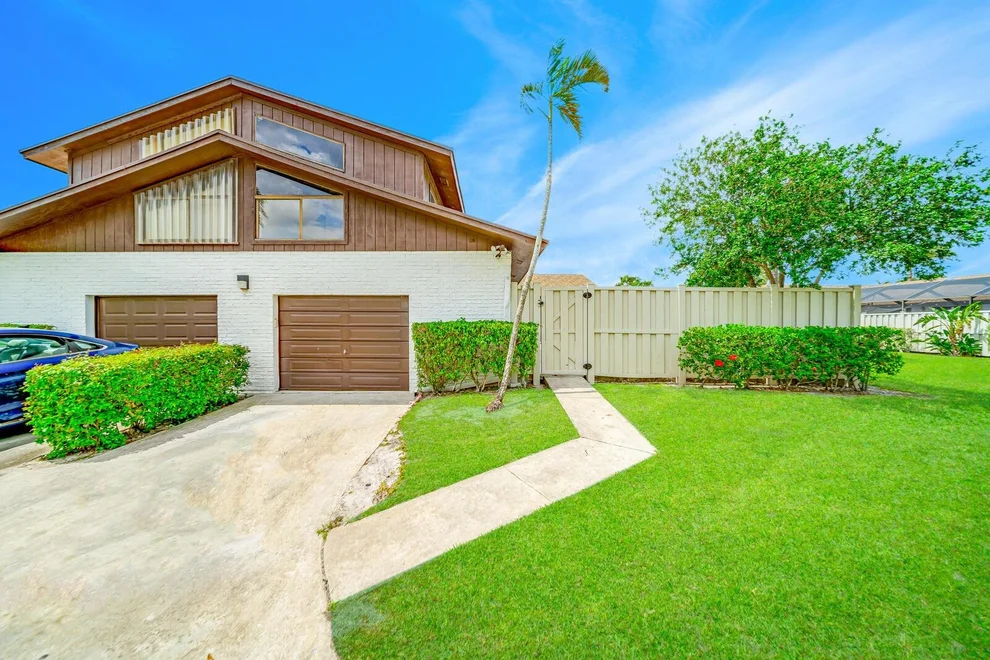 Unit for sale at 9788 Boca Gardens Circle N, Boca Raton, FL 33496