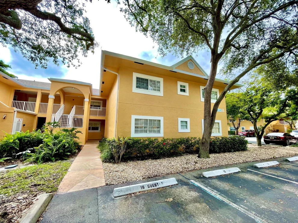 Unit for sale at 421 SE 10th Street, Dania Beach, FL 33004