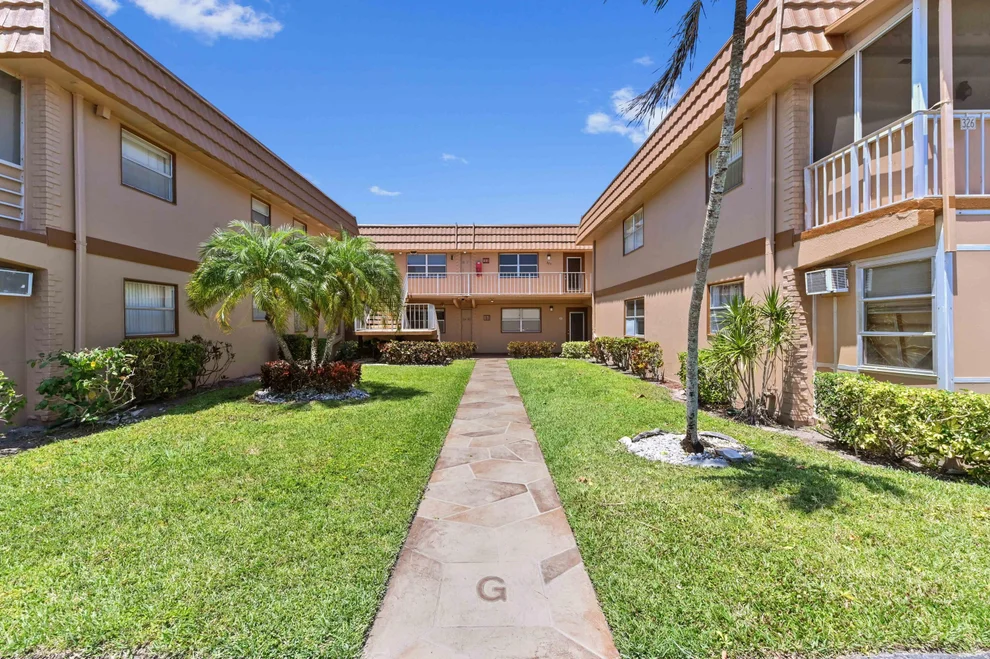 Unit for sale at 302 Brittany G, Delray Beach, FL 33446