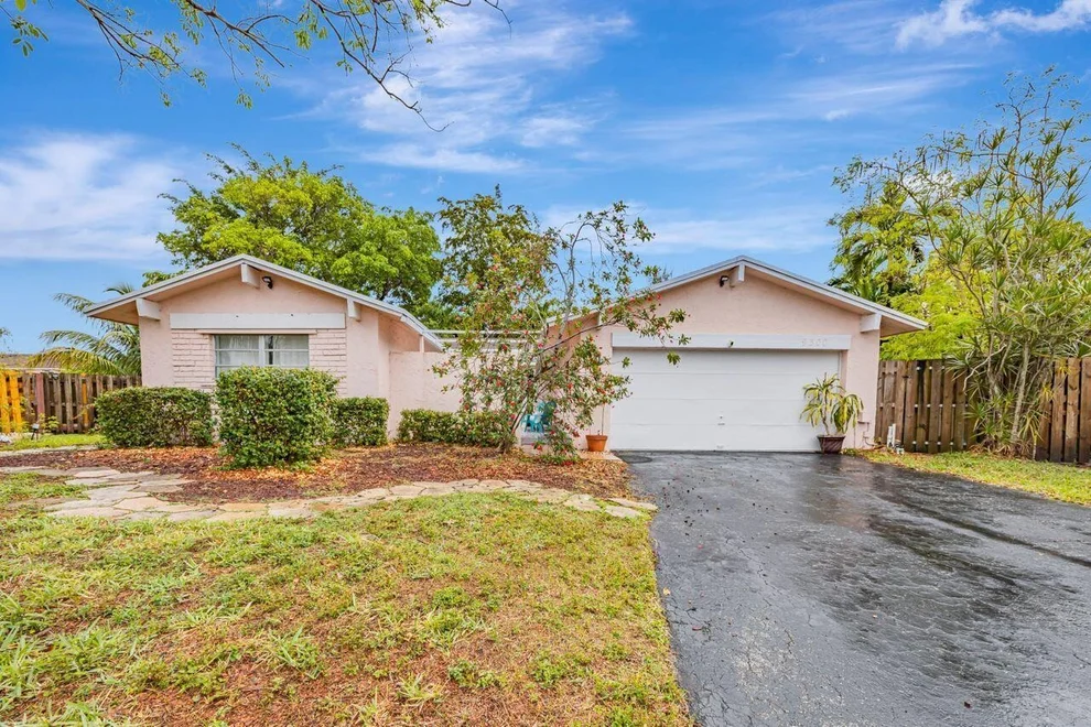 Unit for sale at 9300 NW 38 Place, Sunrise, FL 33351