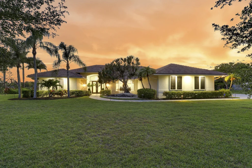 Unit for sale at 8667 Steeplechase Drive, Palm Beach Gardens, FL 33418