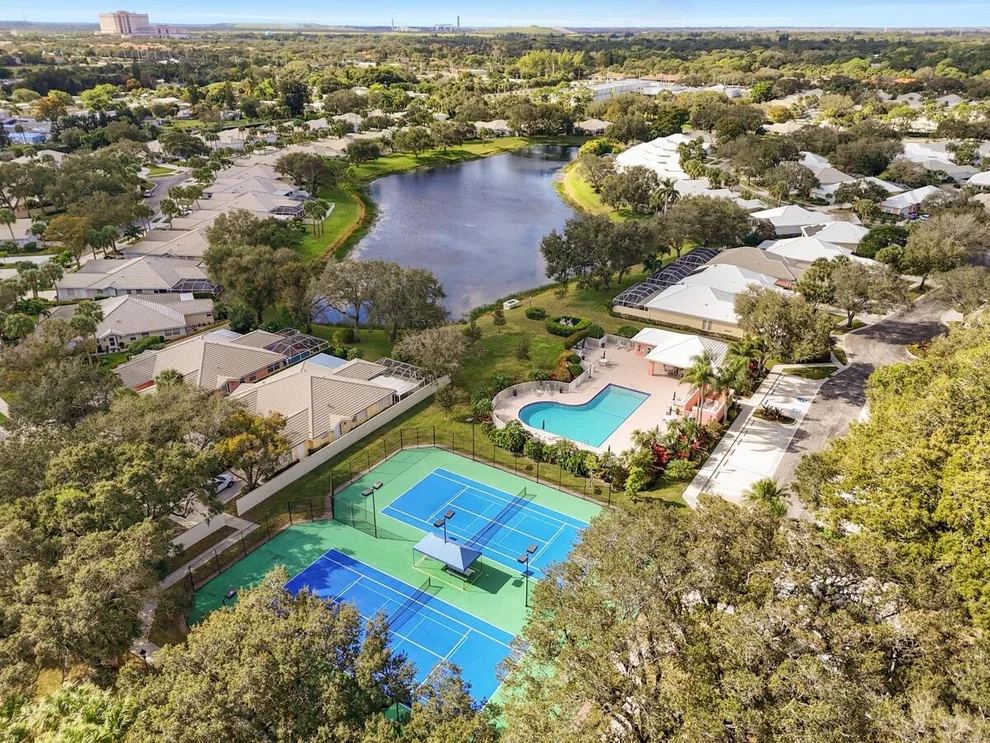 Unit for sale at 4063 Grove Point Road, Palm Beach Gardens, FL 33410