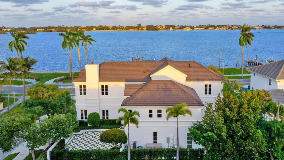 Unit for sale at 5501 S Flagler Drive, West Palm Beach, FL 33405