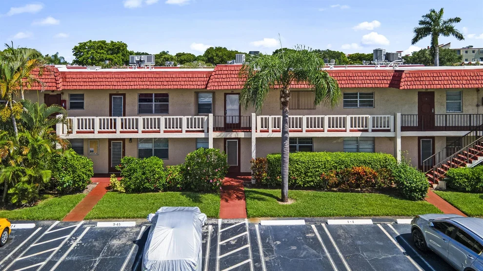 Unit for sale at 3 Abbey Lane, Delray Beach, FL 33446