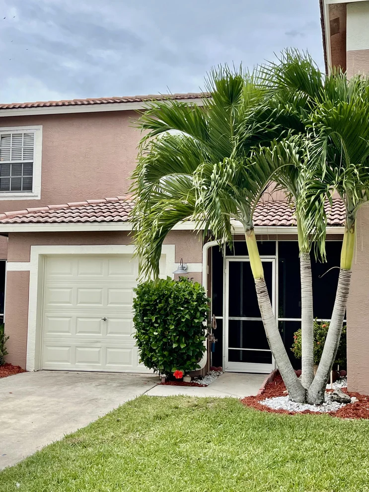 Unit for sale at 6815 Willow Creek Run, Lake Worth, FL 33463