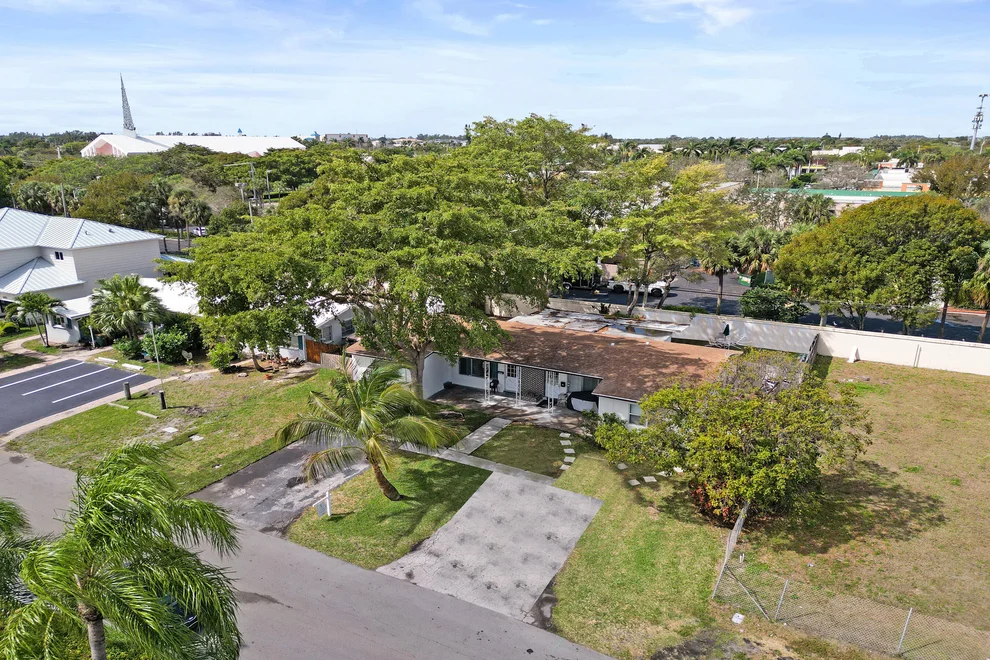 Unit for sale at 2461 NE 20th Avenue, Lighthouse Point, FL 33064