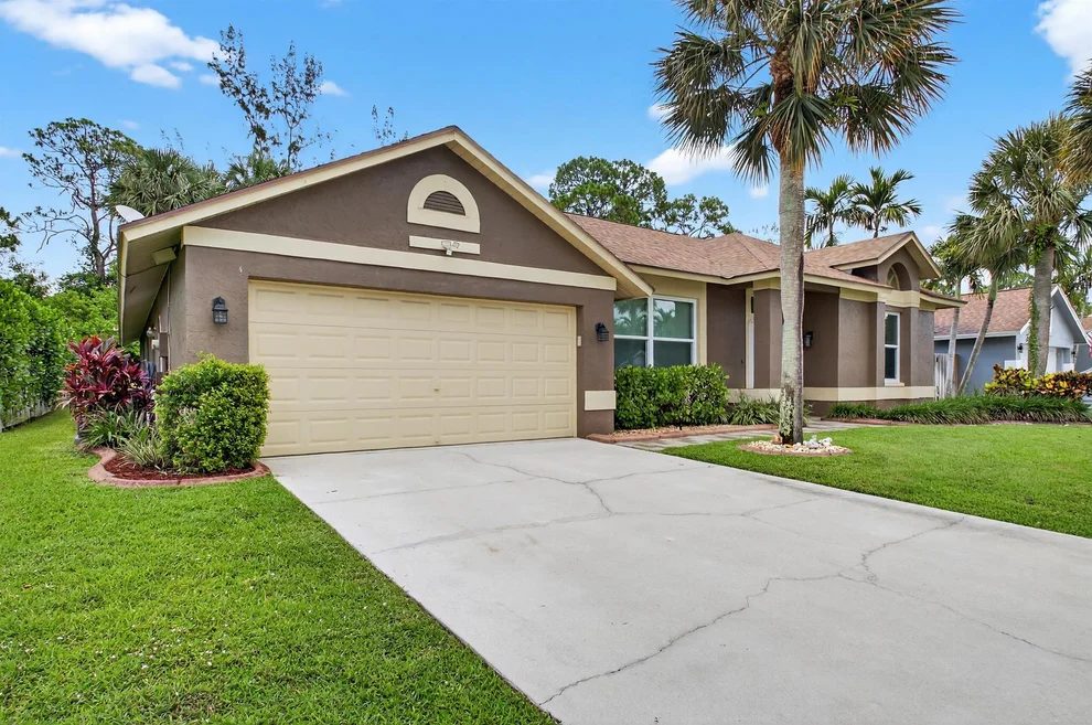 Unit for sale at 3771 Woods Walk Boulevard, Lake Worth, FL 33467
