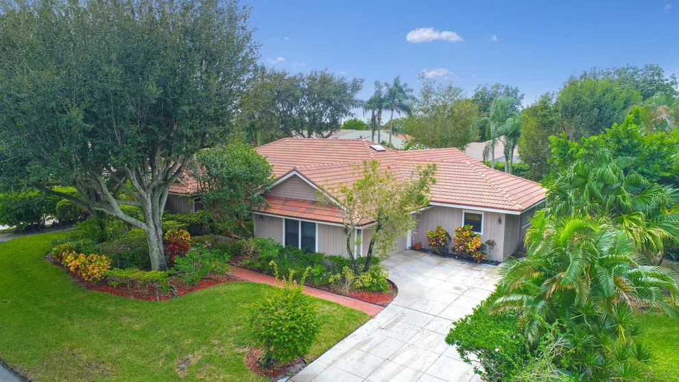 Unit for sale at 2 Carrick Road, Palm Beach Gardens, FL 33418