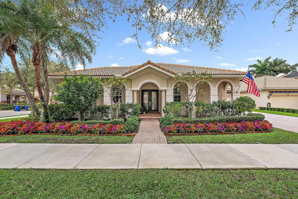 Unit for sale at 119 Via Castilla, Jupiter, FL 33458