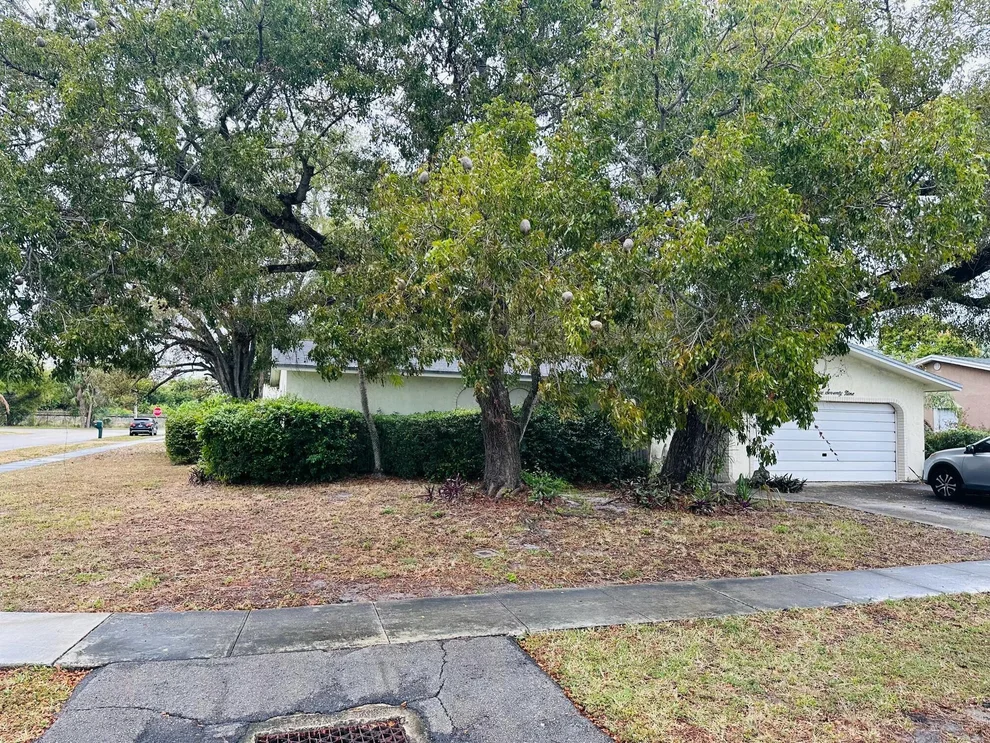 Unit for sale at 679 SW 17th Court, Boca Raton, FL 33486