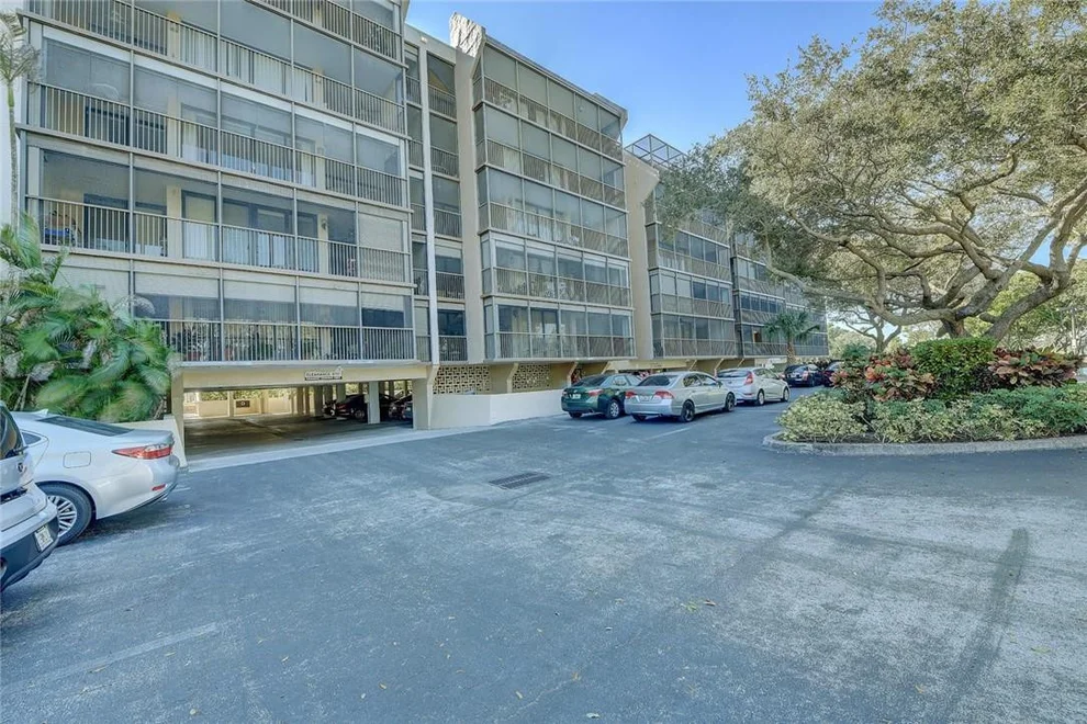 Unit for sale at 2806 N 46th Avenue, Hollywood, FL 33021