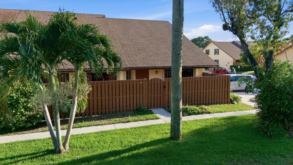 Unit for sale at 131 Springdale Circle, Palm Springs, FL 33461