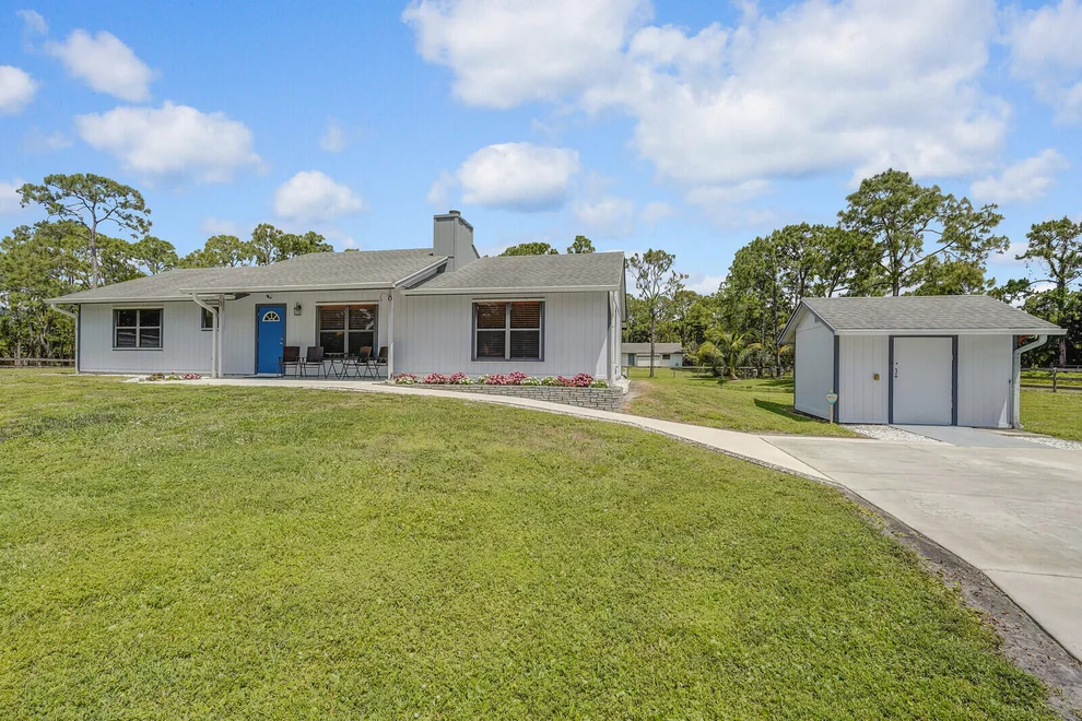 Unit for sale at 16243 E Mayfair Drive, The Acreage, FL 33470