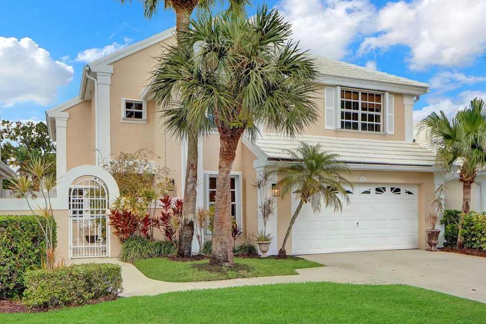 Unit for sale at 12 Brighton Court, Palm Beach Gardens, FL 33418