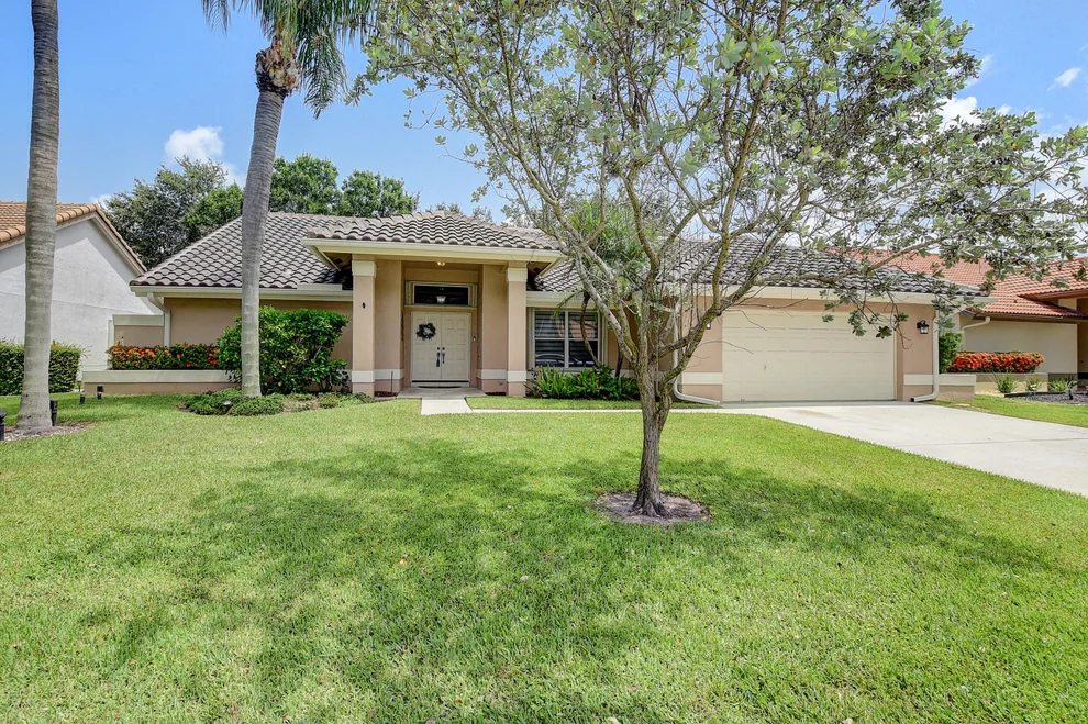 Unit for sale at 5953 Newport Village Way, Lake Worth, FL 33463